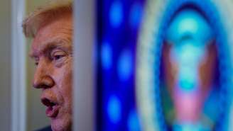 "Eu não cometi um erro", disse Trump, sobre vídeo que foi posteriormente apagado