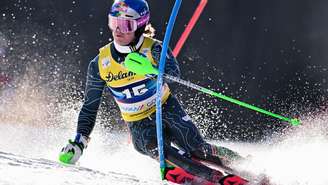 O brasileiro Lucas Pinheiro Braathen compete na prova de Slalom Masculino durante o Campeonato Mundial de Esqui Alpino em Kranjska Gora, Eslovênia, em 2 de março de 2025. (Foto de Jure Makovec / AFP)