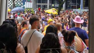 Boco com Calvin Harris teve superlotação e foliões passando mal