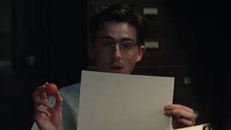 Timothée Chalamet se inspirou em girafas para atuar em 'Marty Supreme' (Divulgação)