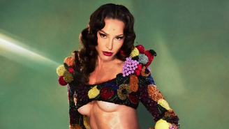 Sabrina Sato de underboob 