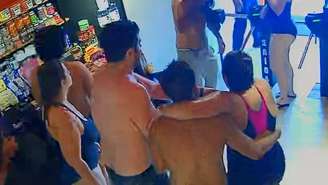 Mulher é socorrida em academia após passar mal durante aula de natação na zona leste de São Paulo.