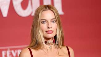 Margot Robbie ficou furiosa ao ganhar livro sobre 'comer menos' no início da carreira (Aurore Marechal/Getty Images)