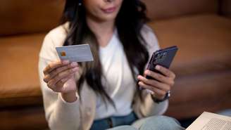 Confira como se proteger dos golpes em viagens