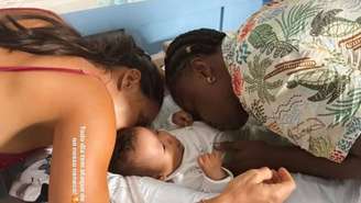 Carol Peixinho e Thiaguinho derretem fãs ao aparecer com o filho