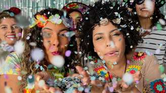 O Carnaval é o momento perfeito para expressar a energia do seu signo também no penteado