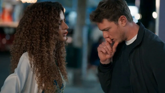 Pedro Novaes celebra romance de Leonardo e Viviane em 'Três Graças': 'Responsabilidade' / Reprodução: Globo