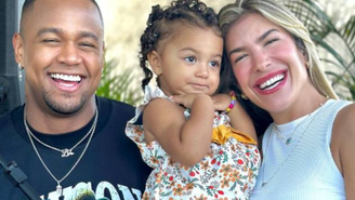 Léo Santana e Lore Improta com a filha, Liz