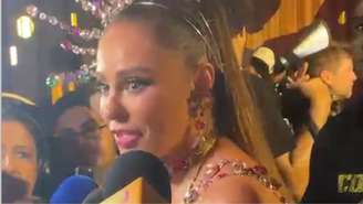 Paolla Oliveira curte carnaval do Rio em camarote