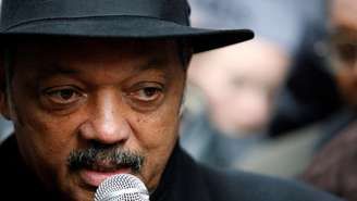 O pastor norte-americano Jesse Jackson, importante defensor dos direitos dos afro-americanos, morreu aos 84 anos, informou sua família em um comunicado divulgado nesta terça-feira, 17 de fevereiro de 2026.