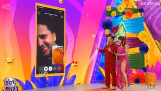 O suposto número de telefone do apresentador Lucas Guimarães apareceu durante a transmissão do SBT Folia