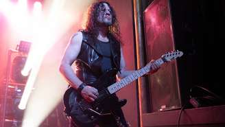 Cabelo longo + headbanging = metal em forma de movimento – depositphotos.com / JDunbarPhoto