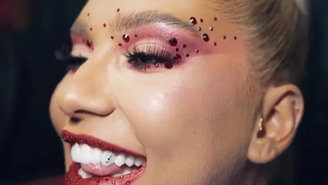 Virginia Fonseca faz homenagem a Vini Jr. em estreia na Sapucaí