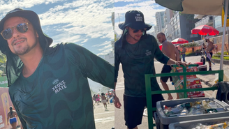 Daniel Erthal trabalha como ambulante no carnaval do Rio de Janeiro