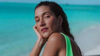 De biquíni, Gabriela Pugliesi esbanja corpão sarado e chama a atenção: "Gostosa"