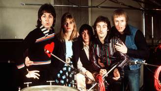 Paul McCartney, Linda McCartney, Jimmy McCulloch, Denny Laine e Geoff Britton do Wings