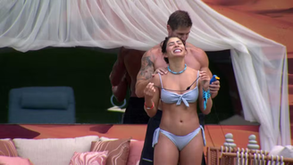 BBB 26: Fura olho? Jonas passa protetor solar em Marciele e Maxiane solta o verbo: 'Eita como faz massagem'/ Reprodução: Globo