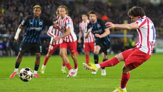 Lance do jogo entre Club Brugge e Atlético de Madrid