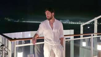 Gustavo Mioto interrompe show e manda a real sobre volta com ex