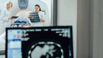 exame de contraste – depositphotos.com / barbarusha