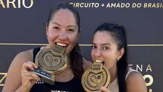 Maieto de preto e Garrido de bege 