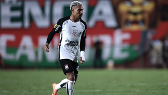 Matheusinho jogador do Corinthians durante partida contra o Portuguesa Paulista no estádio Canindé pelo campeonato Paulista 2026.