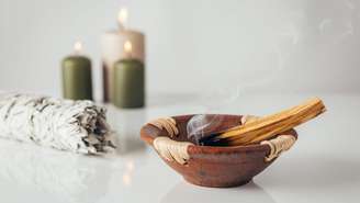 Confira essas dicas de como defumar a casa