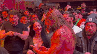 Lutador de wrestling acerta chute em espectadora que tirou selfie com rival nos EUA 