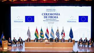 Imagem da cerimônia de assinatura do Acordo Comercial entre o Mercosul e a União Europeia, ocorrida em 17 de janeiro de 2026, no Paraguai.
