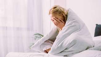 Cada palpitação ou respiração acelerada se torna um alerta: o corpo reage antes do perigo real – depositphotos.com / AndrewLozovyi