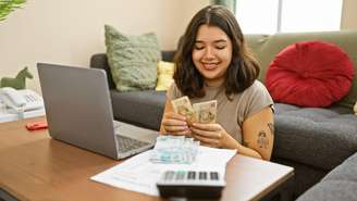 Confira os signos que mais gostam de gastar no final de semana