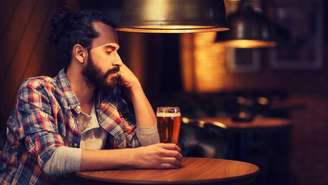 Saiba quais os signos que não se controlam e sempre vão atrás do ex quando bebem