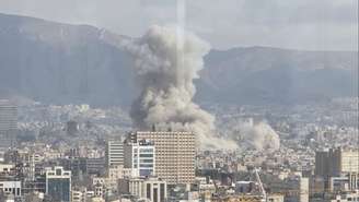 EUA e Israel lançam ofensiva militar contra o Irã e Teerã reage com disparo de mísseis