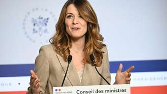 A porta‑voz do governo francês, Maud Bregeon, declarou que Paris está pronta “para proceder às evacuações" no Oriente Médio "quando a situação permitir”.