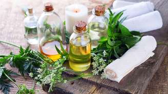 Saiba como usar o banho de ervas para começar a semana com energia renovada