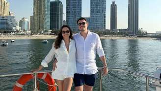 A diretora de marketing Yasmin Castro e seu marido, Lucas Biernath, em Dubai, antes dos ataques dos EUA e de Israel contra o Irã espalhar caos pela região