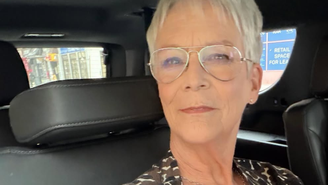 Jamie Lee Curtis posta foto para mostrar o sutiã