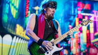 Adrian Smith, do Iron Maiden