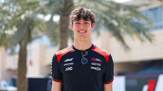 Oliver Bearman fala sobre 'sumiço' em nova temporada da Netflix