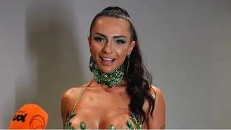 Karol Rosalin é madrinha de bateria da Acadêmicos do Tatuapé