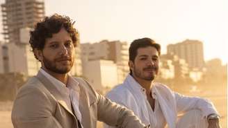 Igor Cosso faz ensaio com noivo antes do casamento —