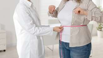 A aromaterapia é classificada como uma ferramenta complementar e não substitui a necessidade de alimentação equilibrada e atividade física