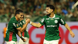 O jogador Flaco López, da SE Palmeiras, comemora seu gol contra a equipe do G Novorinzontino, durante partida válida pela final, ida, do Campeonato Paulista, Série A1, na Arena Barueri. 
