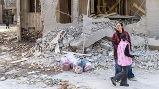 A capital do Irã, Teerã, está sob forte ataque desde que os bombardeios começaram no sábado (28/2)