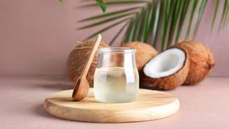 Veja como o coco pode ajudar no emagrecimento