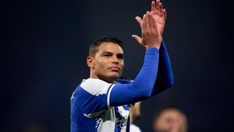 Thiago Silva atua como zagueiro no Porto-POR
