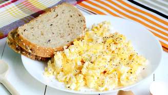 O pão com ovo está no café da manhã do brasileiro todos os dias, e é indicado por profissionais da saúde, mas é realmente saudável? Descubra