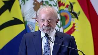 Lula desiste de ir à posse de Kast, novo presidente do Chile, com Flávio e Eduardo convidados