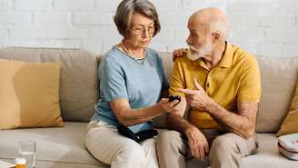 Sensores, relógios inteligentes e aplicativos estão transformando a forma como as pessoas monitoram a própria saúde, ajudando a acompanhar sono, estresse e atividade física no dia a dia – depositphotos.com / HayDmitriy