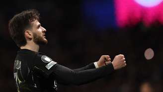 Khvicha Kvaratskhelia foi um dos destaques da goleada do PSG sobre o Chelsea nesta quarta-feira, 11/03/2026